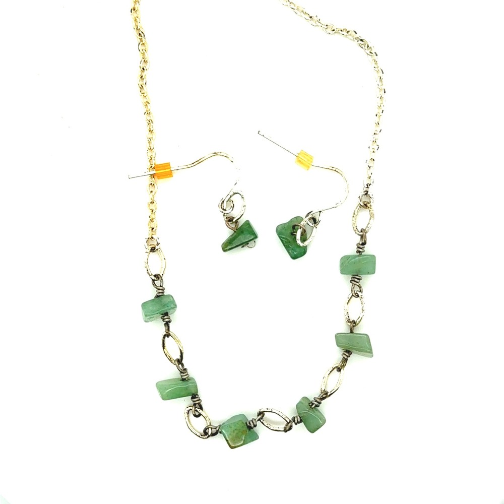 Green Aventurine Chip Necklace and Earring Set Silver Tone Boho Jewelry 16"